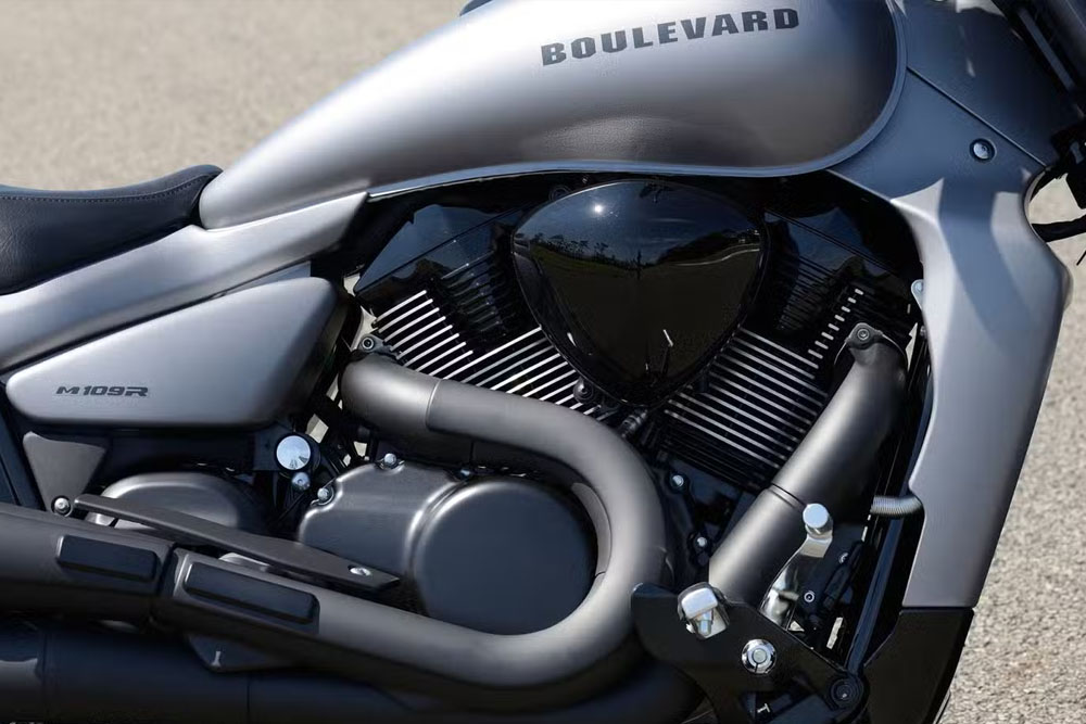 سوزوکی بولوارد M109R جانشین اقتصادی فت بوی هارلی دیویدسون 3 سوزوکی بولوارد M109R