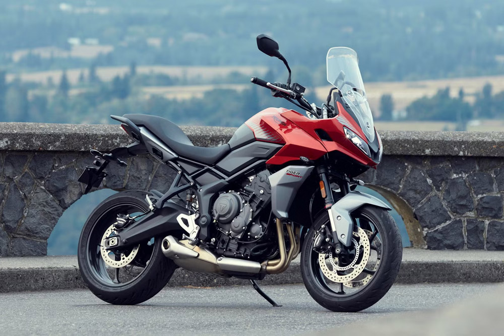 بهترین موتورسیکلت های اسپرت با کارایی روزمره در سال ۲۰۲۵ 1 موتورسیکلت های اسپرت با کارایی روزمره