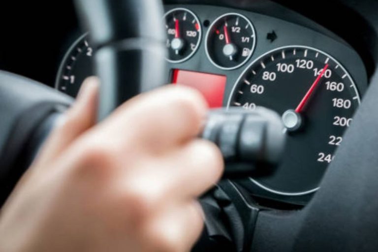 گاز خوردن بی دلیل خودرو به چه علت اتفاق میافتد؟