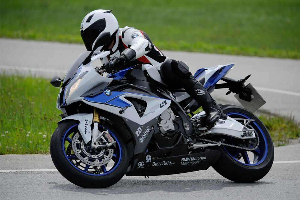 سیستم کورنرینگ ABS در موتورسیکلت چیست؟ 2 سیستم کورنرینگ ABS