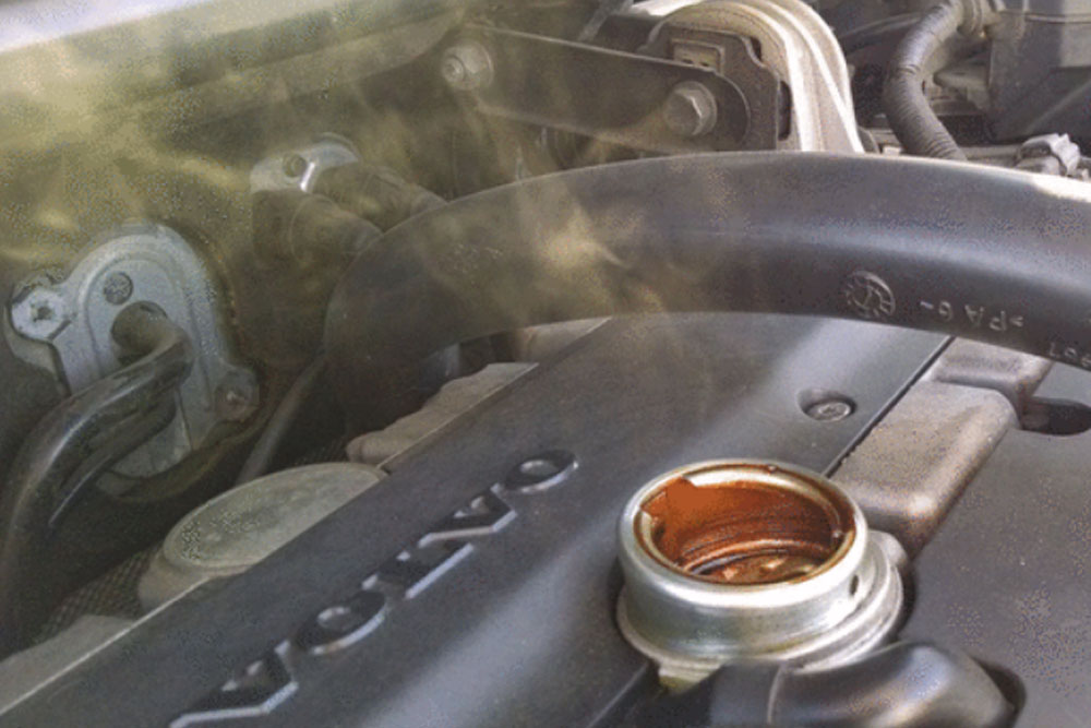 بخار روغن موتور به چه دلایلی اتفاق میافتد؟ 1 بخار روغن موتور