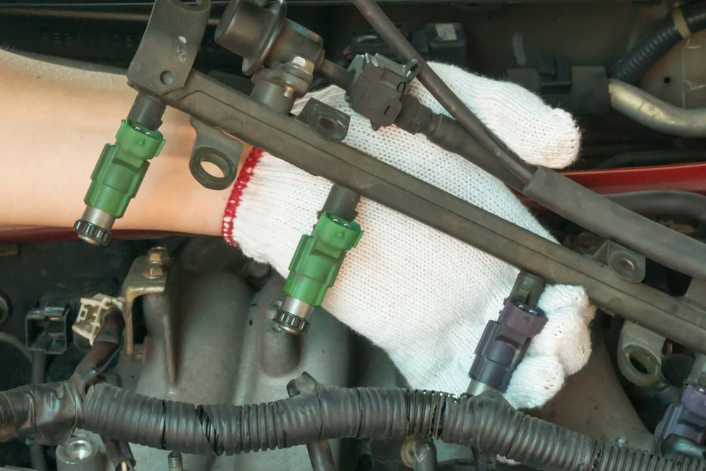 گاز خوردن بی دلیل خودرو به چه علت اتفاق میافتد؟ 2 گاز خوردن بی دلیل خودرو