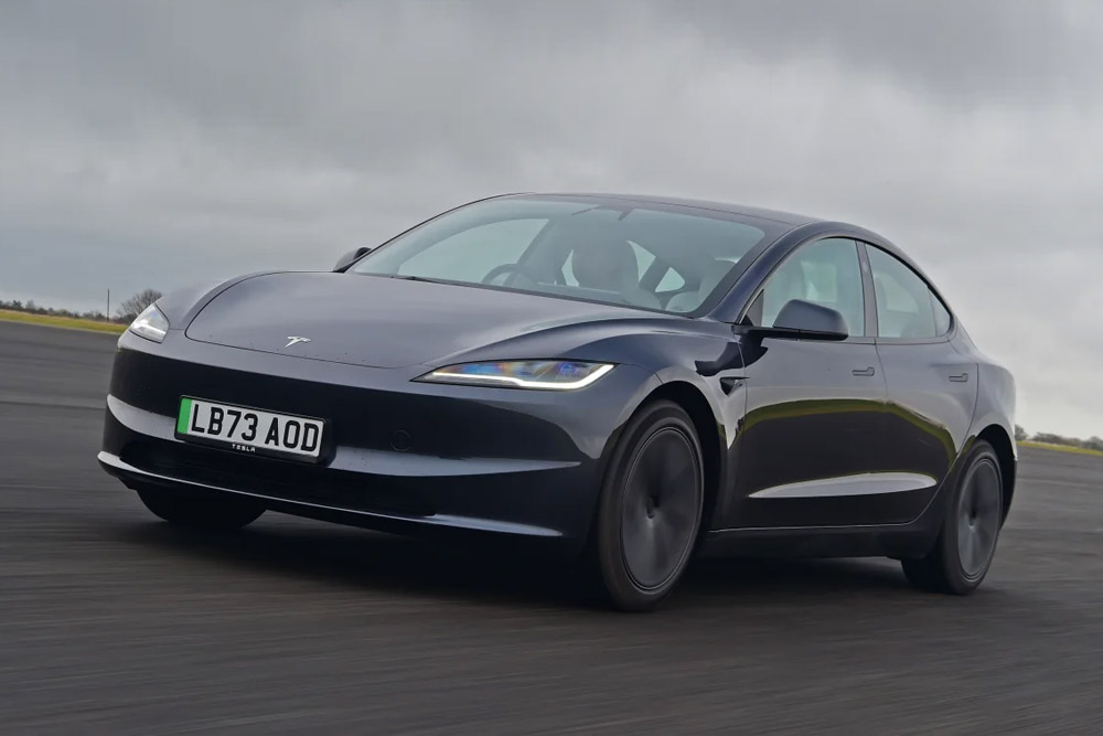 معرفی بهترین خودروهای جهان با سانروف پانورما در سال ۲۰۲۵ 5 بهترین خودروهای جهان با سانروف