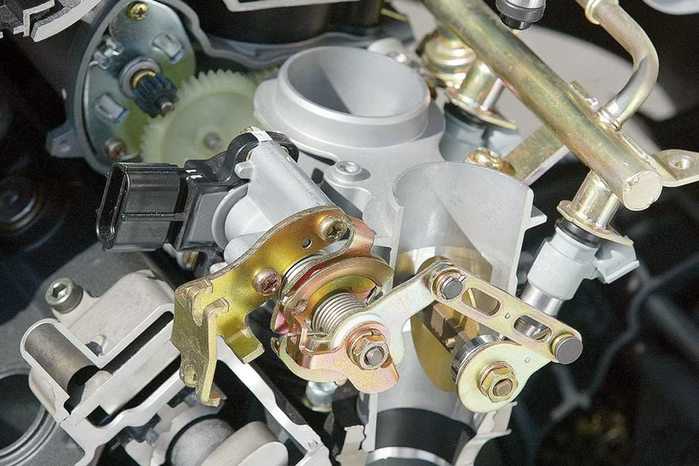 سیستم راید بای وایر در موتورسیکلت چیست و چطور کار میکند؟ 1 سیستم راید بای وایر