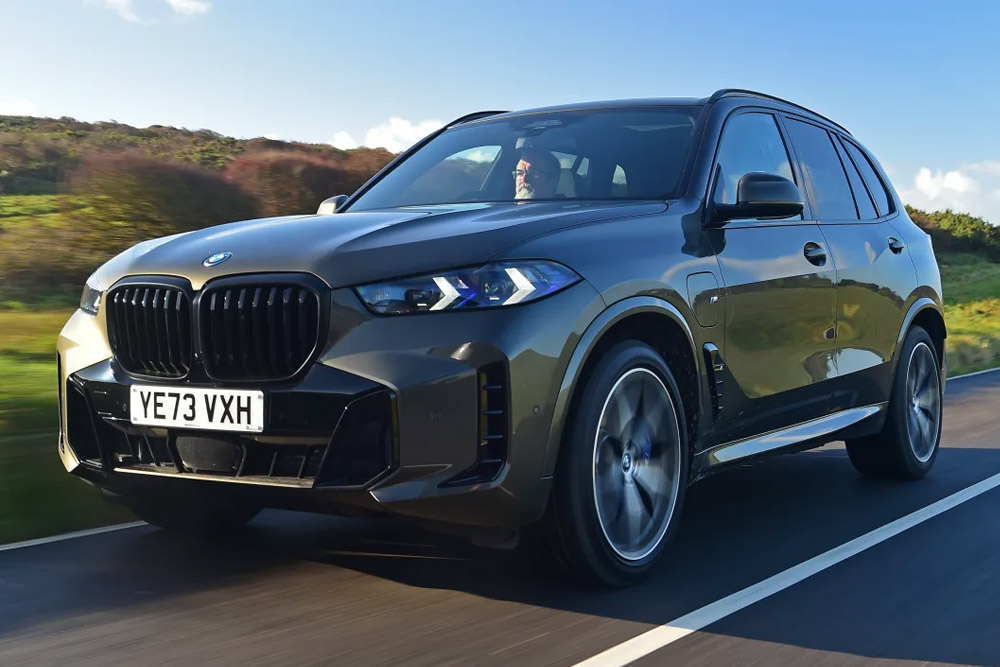 معرفی بهترین خودروهای جهان با سانروف پانورما در سال ۲۰۲۵ 2 بهترین خودروهای جهان با سانروف