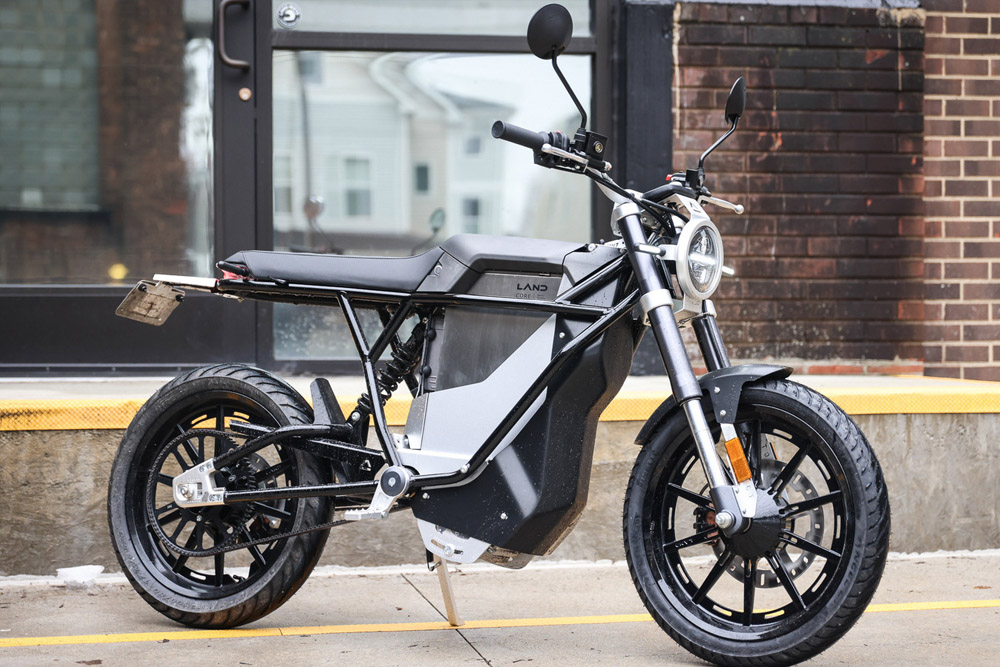 معرفی موتورسیکلت های برقی با برد طولانی در سال ۲۰۲۵ 1 موتورسیکلت های برقی با برد طولانی