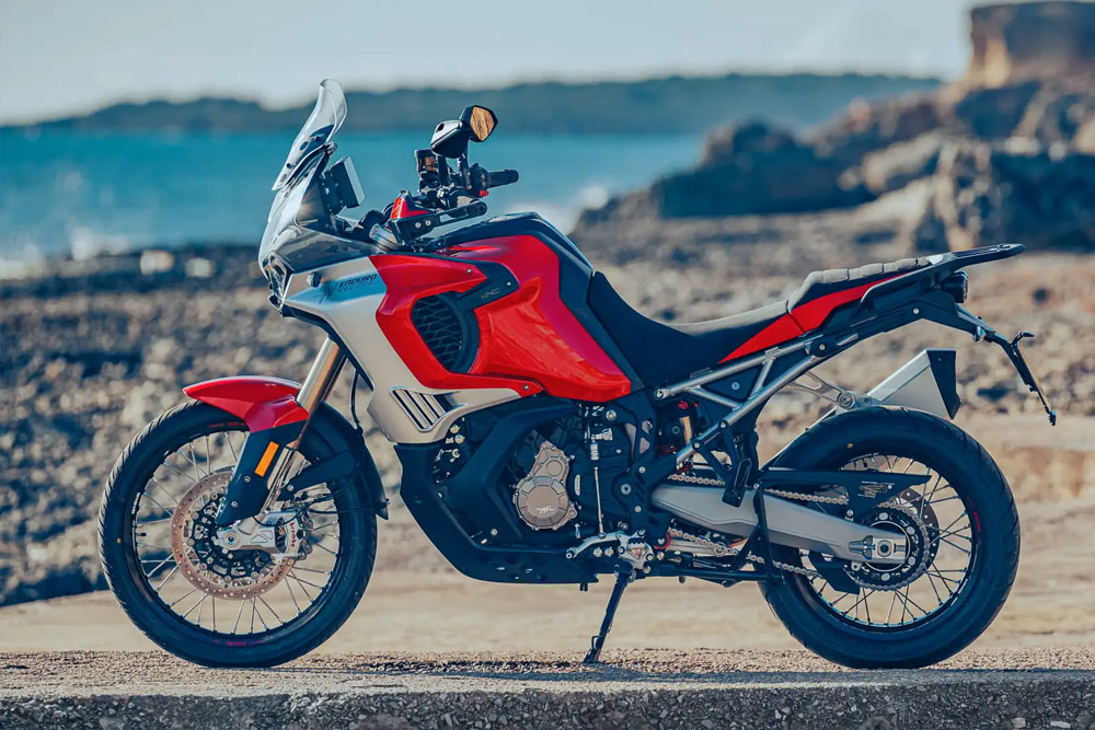 بهترین موتورسیکلت های ادونچر ۲۰۲۵ که حاکم مطلق جادهها هستند 4 بهترین موتورسیکلت های ادونچر ۲۰۲۵