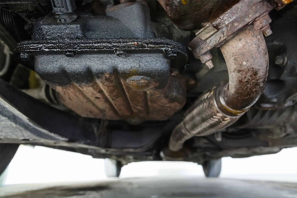 انواع روغن ریزی خودرو و بررسی علت آنها 1 روغن ریزی خودرو