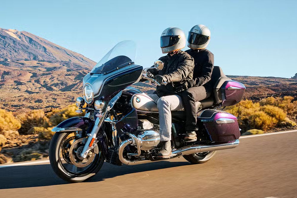 تورر بیامو R18 ترنس کانتیننتال رقیب اصلی استریت گلاید 3 R18 ترنس کانتیننتال