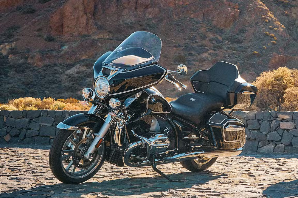 تورر بیامو R18 ترنس کانتیننتال رقیب اصلی استریت گلاید 1 R18 ترنس کانتیننتال