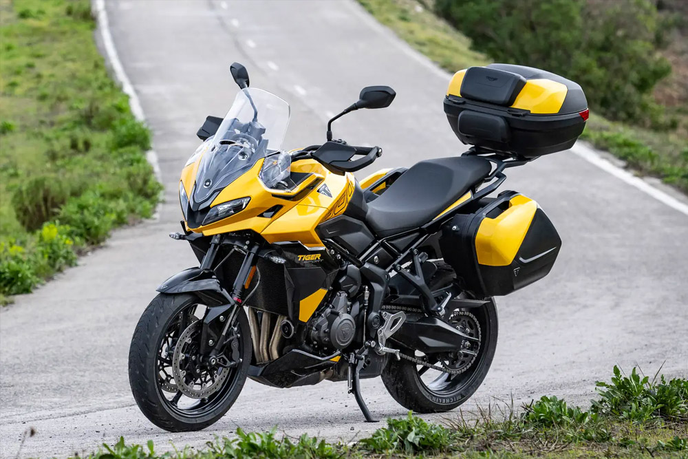 معرفی بهترین موتورسیکلت های تورینگ شهری ۲۰۲۵ 4 موتورسیکلت های تورینگ شهری ۲۰۲۵