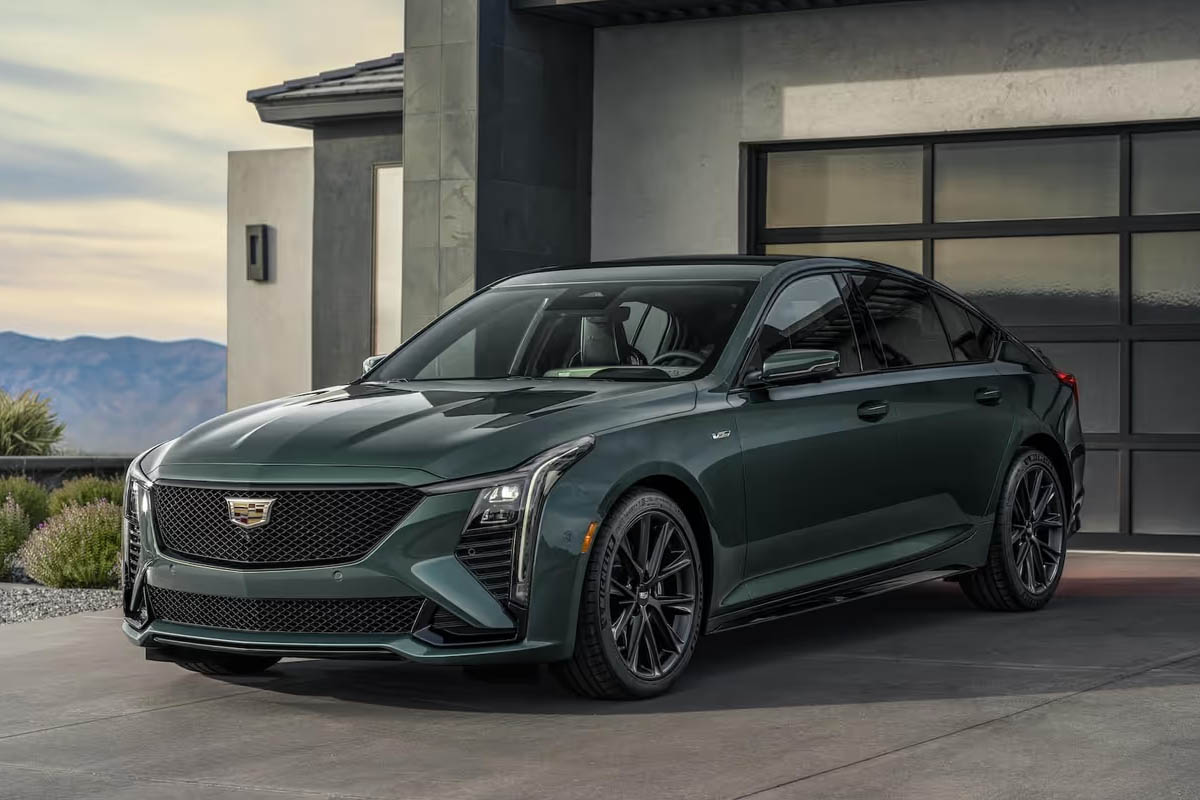 معرفی بهترین سدان های لوکس ۸ سیلندر ۲۰۲۵ 4 سدان های لوکس ۸ سیلندر ۲۰۲۵