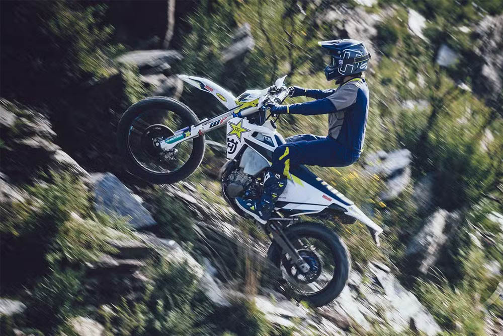 بهترین موتورسیکلت های دومنظوره اسپرت ۲۰۲۵ 1 موتورسیکلت های دومنظوره اسپرت ۲۰۲۵