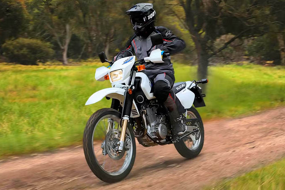 بهترین موتورسیکلت های دومنظوره اسپرت ۲۰۲۵ 3 موتورسیکلت های دومنظوره اسپرت ۲۰۲۵