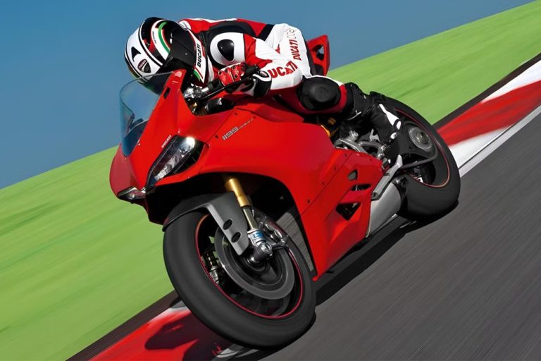 چابک ترین موتورسیکلت های ۲۰۲۵ با شتاب کمتر از ۳ ثانیه