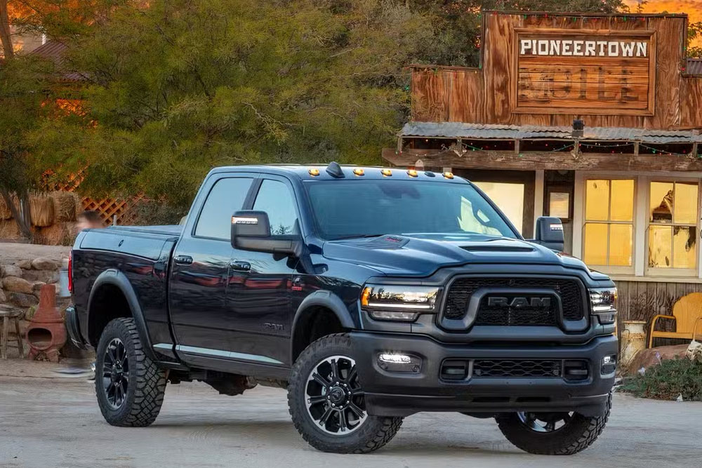 خودروهای آمریکایی با هزینه نگهداری بالا که جیب خریداران را خالی میکنند 2 خودروهای آمریکایی با هزینه نگهداری بالا