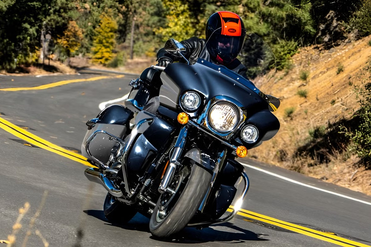 کاوازاکی ولکان ۱۷۰۰ وویجر ؛ رقیب ارزانقیمت هوندا گلدوینگ 2 کاوازاکی ولکان ۱۷۰۰ وویجر