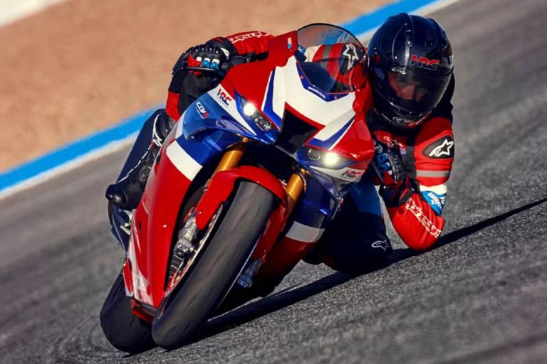 نگاهی به تهاجمی ترین موتورسیکلت ژاپنی در سال ۲۰۲۵