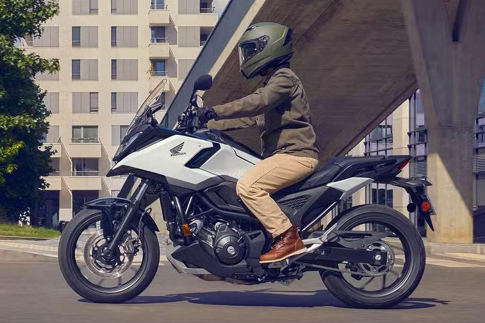 بهترین موتورسیکلت های همه کاره در سال ۲۰۲۵ 7 موتورسیکلت های همه کاره ۲۰۲۵