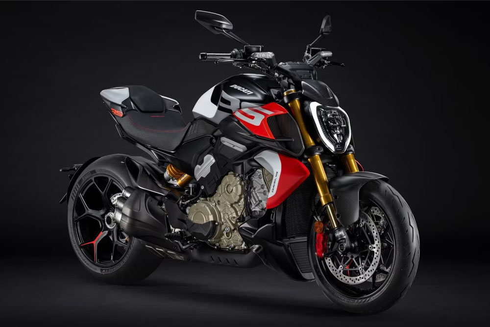 مدل ۲۰۲۶ دیاول V4 RS پرشتابترین موتورسیکلت دوکاتی تا به امروز 2 مدل ۲۰۲۶ دیاول V4 RS