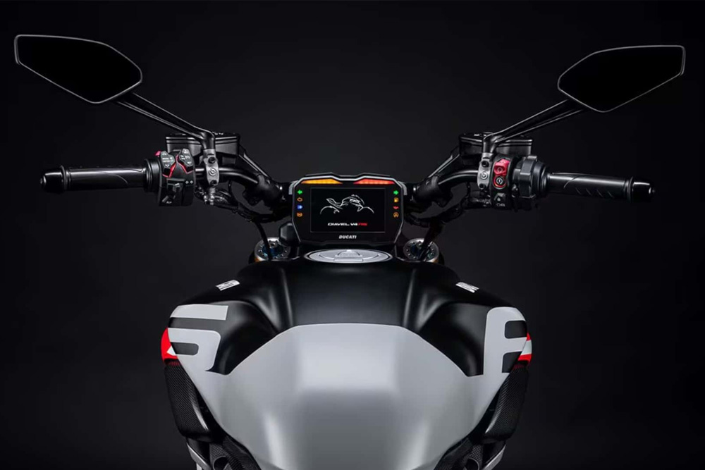 مدل ۲۰۲۶ دیاول V4 RS پرشتابترین موتورسیکلت دوکاتی تا به امروز 4 مدل ۲۰۲۶ دیاول V4 RS