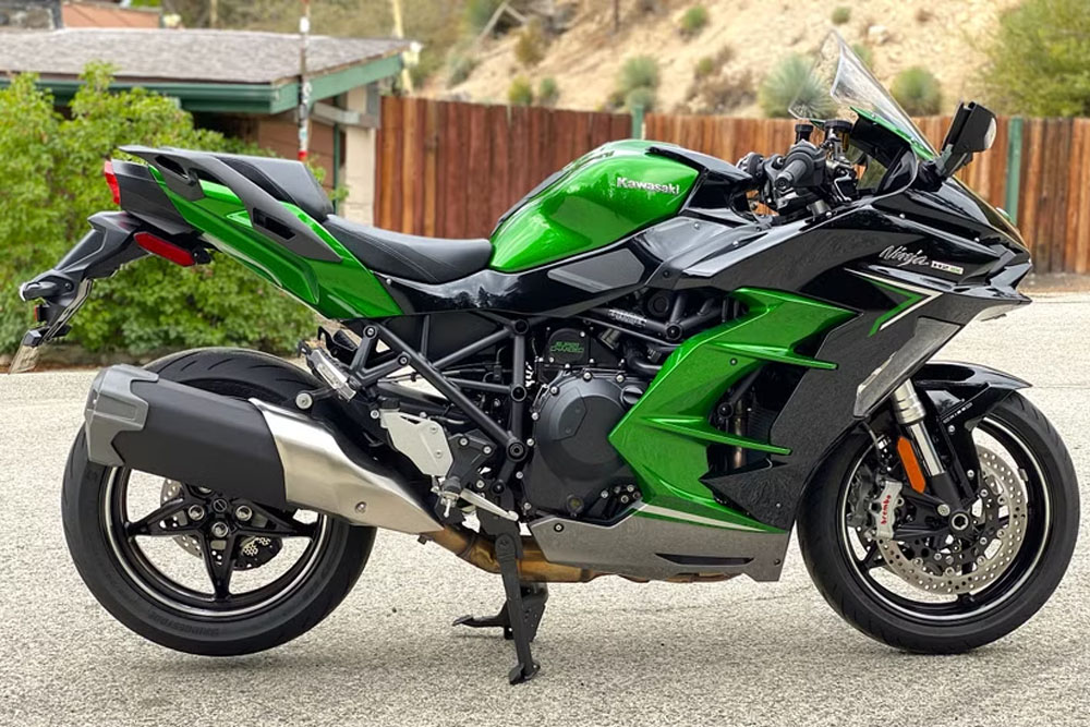 پیشگامی کاوازاکی در کاربرد القای اجباری در موتورسیکلت های تولیدی 3 کاربرد القای اجباری در موتورسیکلت