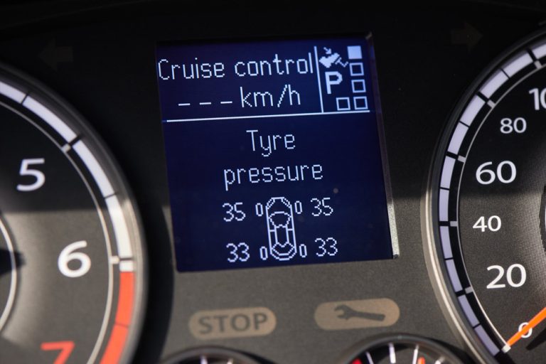 همه‌چیز درباره سیستم پایش باد لاستیک ها (TPMS)