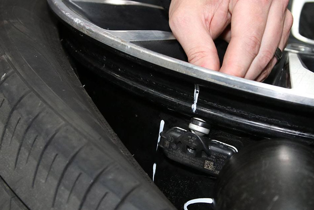 سیستم پایش باد لاستیک ها 