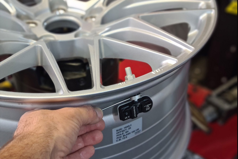 سیستم پایش باد لاستیک ها