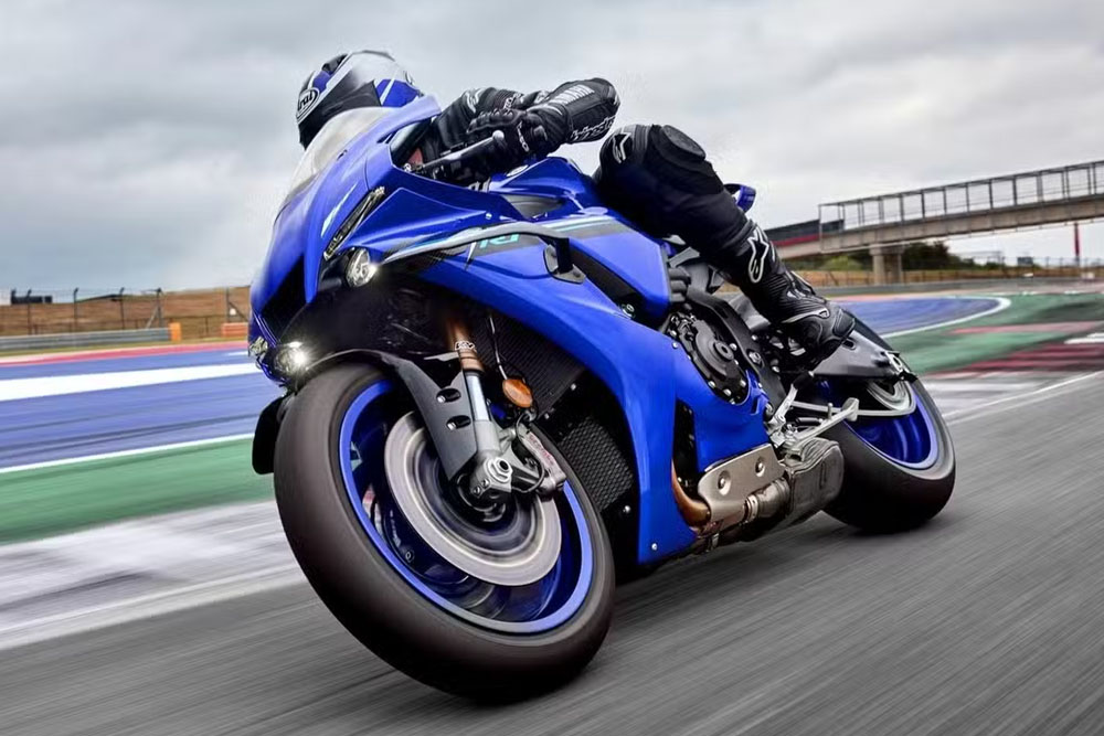 نگاهی به تهاجمی ترین موتورسیکلت ژاپنی در سال ۲۰۲۵ 2 هوندا CBR1000RR-R SP