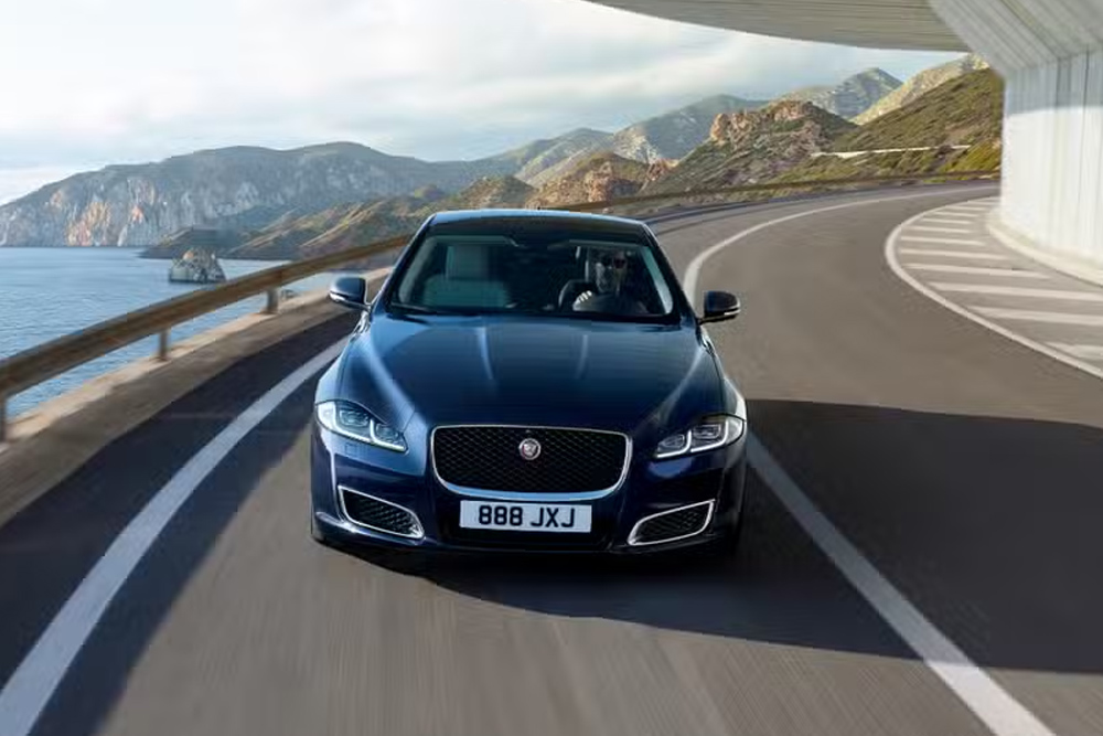 سدان سوپرشارژ ۵۰۰ اسب بخاری جگوار با تجربه سواری لوکس 1 جگوار JX