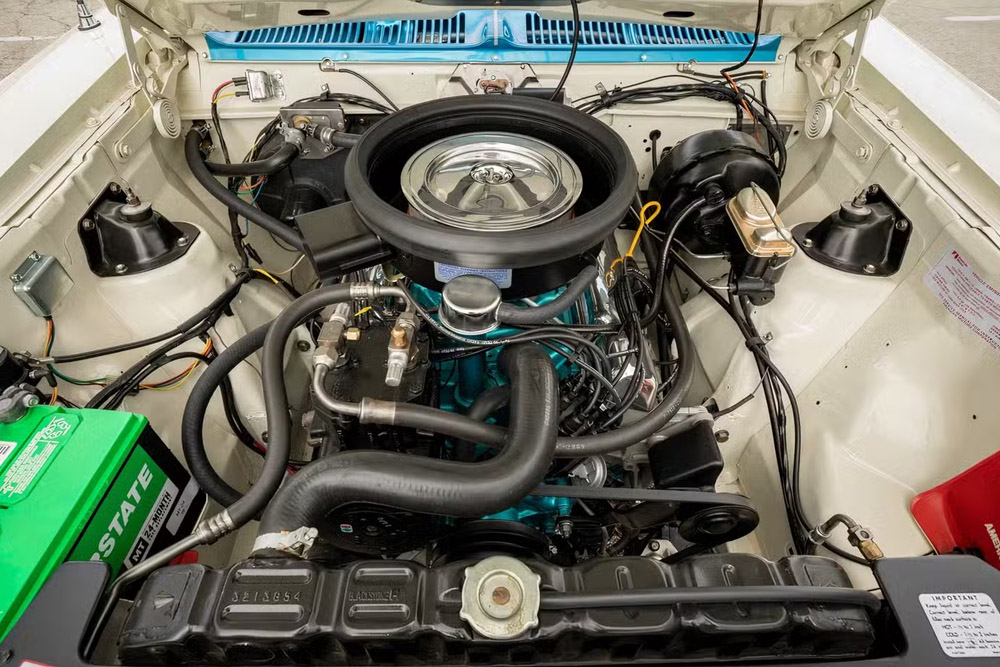 بررسی یکی از کمیابترین پیشرانههای تولیدی در عصر طلایی AMC 1 ماشین ۳۹۰