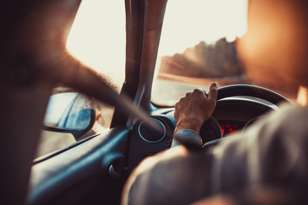 چرا گیربکس دستی، شما را به راننده بهتری تبدیل میکند؟ 4 استفاده از گیربکس دستی